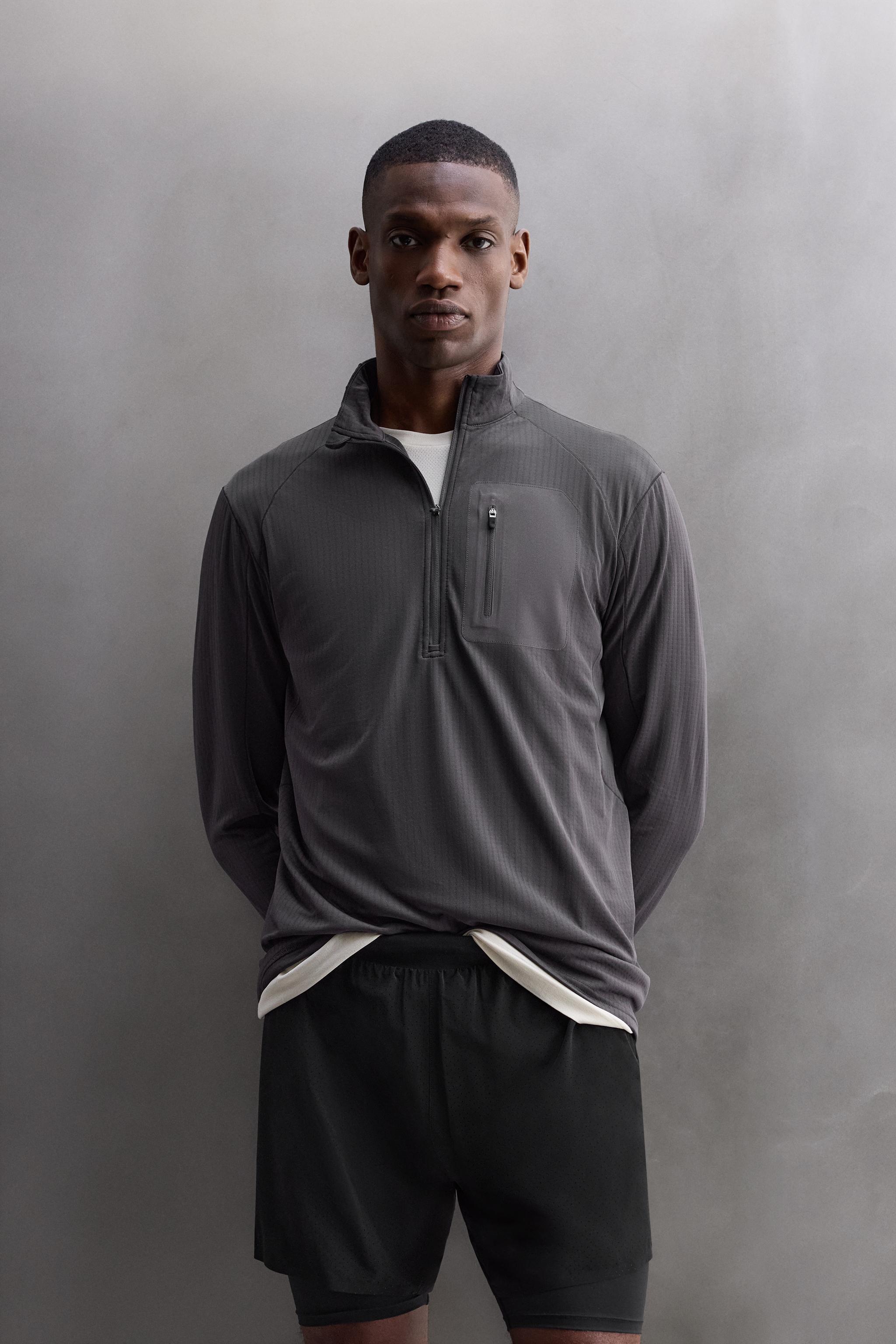 TECHNICAL QUARTER-ZIP T-SHIRT